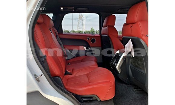 Buy Import Land Rover Range Rover White Car in Import - Dubai in Attapeu Province Buy Import Land Rover Range Rover White Car in Import - Dubai in Attapeu Province