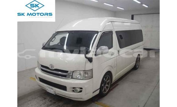 Buy Import Toyota Hiace White Car in Import - Dubai in Attapeu Province