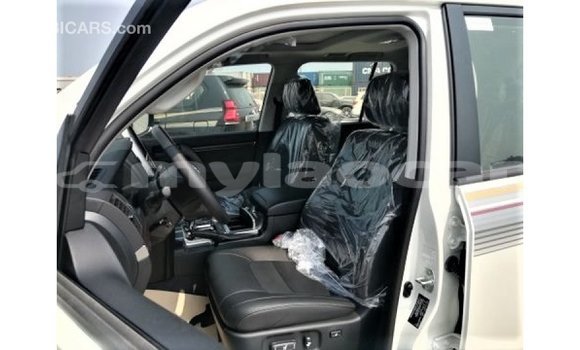 Buy Import Toyota Land Cruiser White Car in Import - Dubai in Attapeu Province Buy Import Toyota Land Cruiser White Car in Import - Dubai in Attapeu Province