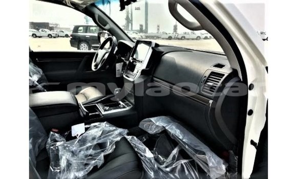 Buy Import Toyota Land Cruiser White Car in Import - Dubai in Attapeu Province Buy Import Toyota Land Cruiser White Car in Import - Dubai in Attapeu Province