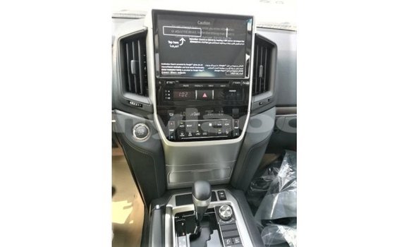 Buy Import Toyota Land Cruiser White Car in Import - Dubai in Attapeu Province Buy Import Toyota Land Cruiser White Car in Import - Dubai in Attapeu Province