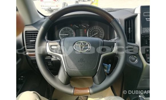 Buy Import Toyota Land Cruiser White Car in Import - Dubai in Attapeu Province Buy Import Toyota Land Cruiser White Car in Import - Dubai in Attapeu Province