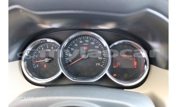 Buy Import Renault Duster White Car in Import - Dubai in Attapeu Province