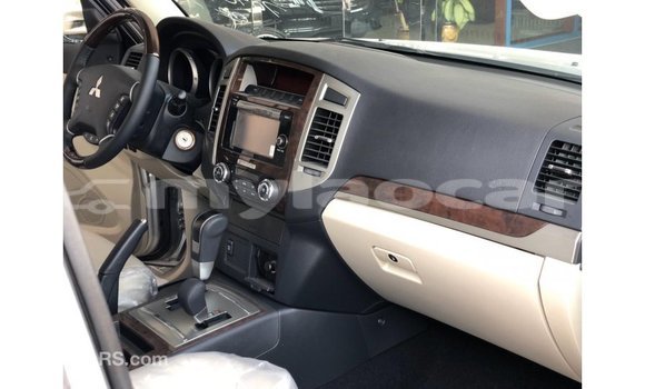 Buy Import Mitsubishi Pajero Other Car in Import - Dubai in Attapeu Province Buy Import Mitsubishi Pajero Other Car in Import - Dubai in Attapeu Province