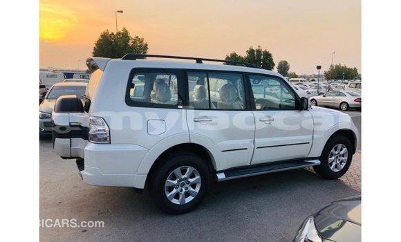 Buy Import Mitsubishi Pajero White Car in Import - Dubai in Attapeu Province Buy Import Mitsubishi Pajero White Car in Import - Dubai in Attapeu Province