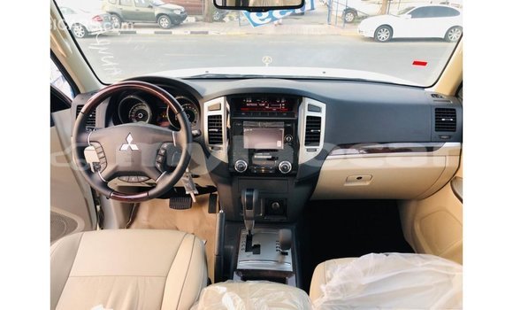 Buy Import Mitsubishi Pajero White Car in Import - Dubai in Attapeu Province Buy Import Mitsubishi Pajero White Car in Import - Dubai in Attapeu Province