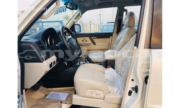 Buy Import Mitsubishi Pajero White Car in Import - Dubai in Attapeu Province Buy Import Mitsubishi Pajero White Car in Import - Dubai in Attapeu Province