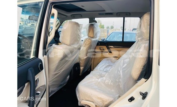 Buy Import Mitsubishi Pajero White Car in Import - Dubai in Attapeu Province Buy Import Mitsubishi Pajero White Car in Import - Dubai in Attapeu Province