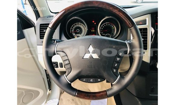 Buy Import Mitsubishi Pajero White Car in Import - Dubai in Attapeu Province Buy Import Mitsubishi Pajero White Car in Import - Dubai in Attapeu Province