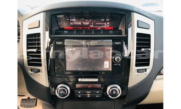 Buy Import Mitsubishi Pajero White Car in Import - Dubai in Attapeu Province Buy Import Mitsubishi Pajero White Car in Import - Dubai in Attapeu Province
