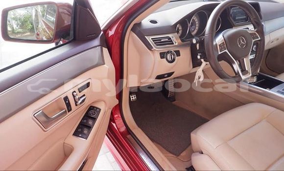 Buy Used Mercedes-Benz E-klasse Red Car in Vientiane in Vientiane Province Buy Used Mercedes-Benz E-klasse Red Car in Vientiane in Vientiane Province