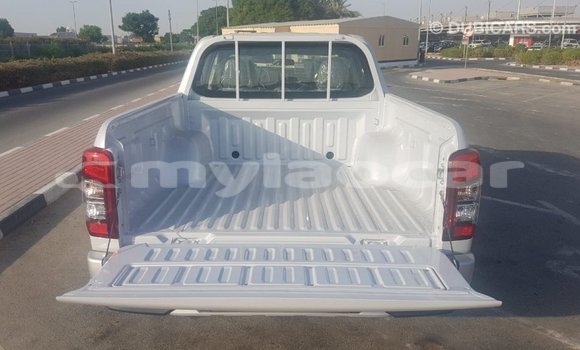 Buy Import Mitsubishi L200 White Car in Import - Dubai in Attapeu Province Buy Import Mitsubishi L200 White Car in Import - Dubai in Attapeu Province