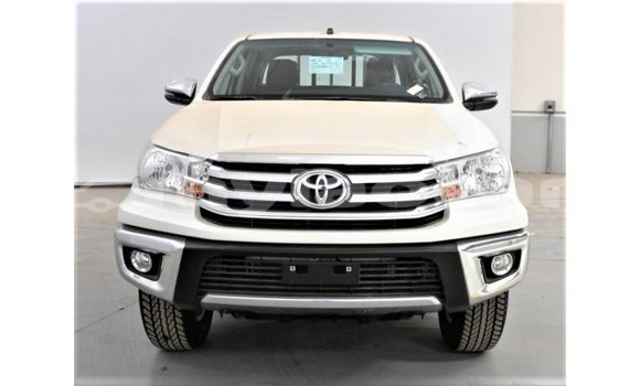Buy Import Toyota Hilux White Car in Import - Dubai in Attapeu Province