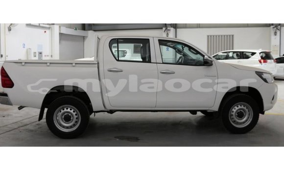 Buy Import Toyota Hilux White Car in Import - Dubai in Attapeu Province Buy Import Toyota Hilux White Car in Import - Dubai in Attapeu Province