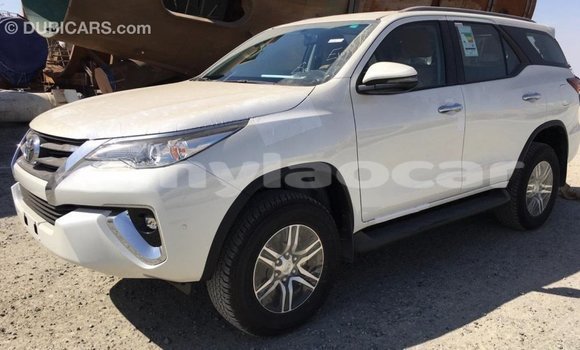 Buy Import Toyota Fortuner White Car in Import - Dubai in Attapeu Province Buy Import Toyota Fortuner White Car in Import - Dubai in Attapeu Province