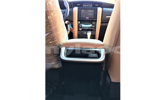 Buy Import Toyota Fortuner White Car in Import - Dubai in Attapeu Province Buy Import Toyota Fortuner White Car in Import - Dubai in Attapeu Province