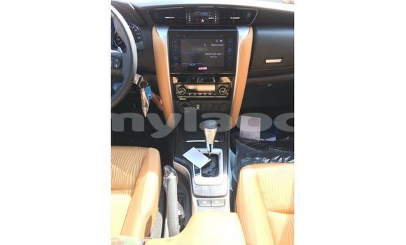 Buy Import Toyota Fortuner White Car in Import - Dubai in Attapeu Province Buy Import Toyota Fortuner White Car in Import - Dubai in Attapeu Province