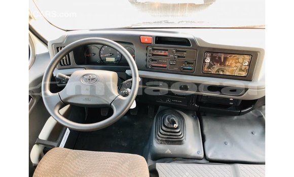 Buy Import Toyota Coaster White Car in Import - Dubai in Attapeu Province Buy Import Toyota Coaster White Car in Import - Dubai in Attapeu Province