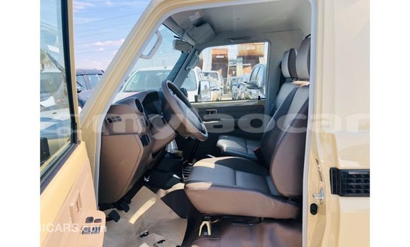 Buy Import Toyota Land Cruiser Beige Car in Import - Dubai in Attapeu Province Buy Import Toyota Land Cruiser Beige Car in Import - Dubai in Attapeu Province