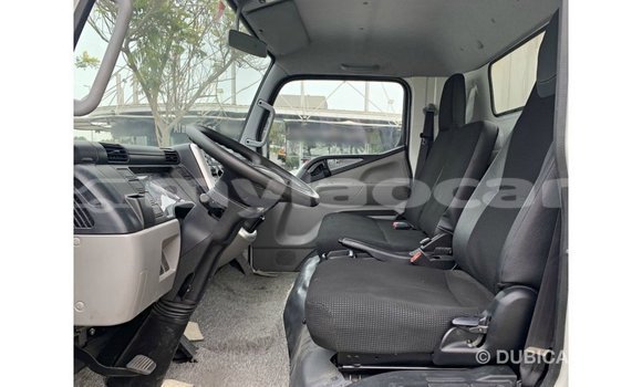 Buy Import Mitsubishi Carisma White Car in Import - Dubai in Attapeu Province Buy Import Mitsubishi Carisma White Car in Import - Dubai in Attapeu Province