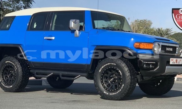 Buy Import Toyota FJ Cruiser Blue Car in Import - Dubai in Attapeu Province