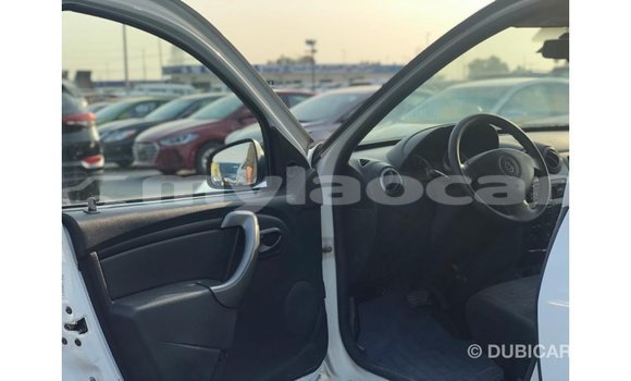 Buy Import Renault Duster White Car in Import - Dubai in Attapeu Province Buy Import Renault Duster White Car in Import - Dubai in Attapeu Province