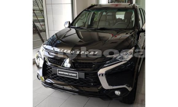 Buy Import Mitsubishi Montero Black Car in Import - Dubai in Attapeu Province