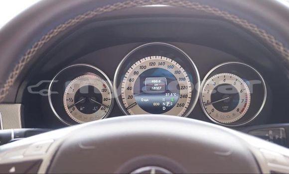 Buy Used Mercedes-Benz E-klasse Red Car in Vientiane in Vientiane Province Buy Used Mercedes-Benz E-klasse Red Car in Vientiane in Vientiane Province