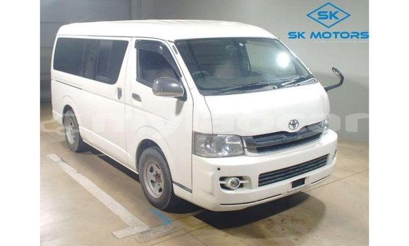 Buy Import Toyota Hiace White Car in Import - Dubai in Attapeu Province