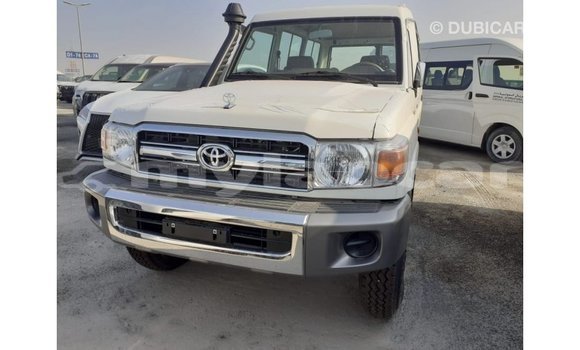 Buy Import Toyota Land Cruiser White Car in Import - Dubai in Attapeu Province Buy Import Toyota Land Cruiser White Car in Import - Dubai in Attapeu Province