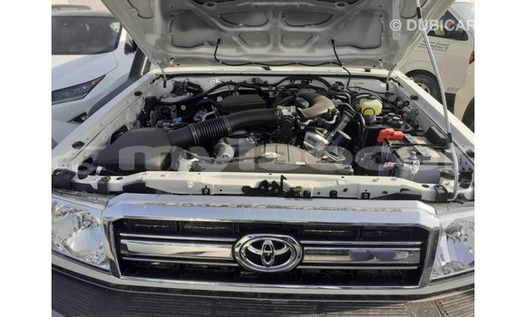 Buy Import Toyota Land Cruiser White Car in Import - Dubai in Attapeu Province Buy Import Toyota Land Cruiser White Car in Import - Dubai in Attapeu Province