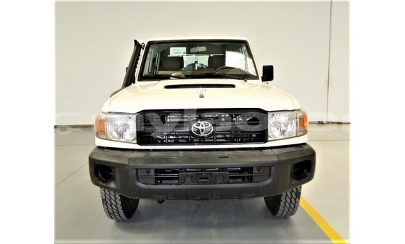 Buy Import Toyota Land Cruiser White Car in Import - Dubai in Attapeu Province