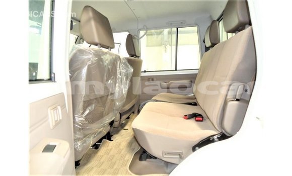 Buy Import Toyota Land Cruiser White Car in Import - Dubai in Attapeu Province Buy Import Toyota Land Cruiser White Car in Import - Dubai in Attapeu Province