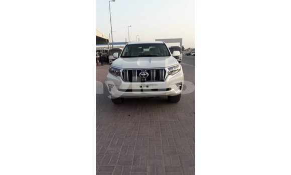 Buy Import Toyota Prado White Car in Import - Dubai in Attapeu Province
