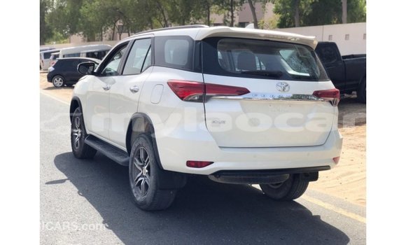 Buy Import Toyota Fortuner White Car in Import - Dubai in Attapeu Province Buy Import Toyota Fortuner White Car in Import - Dubai in Attapeu Province