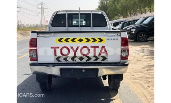 Buy Import Toyota Hilux White Car in Import - Dubai in Attapeu Province Buy Import Toyota Hilux White Car in Import - Dubai in Attapeu Province
