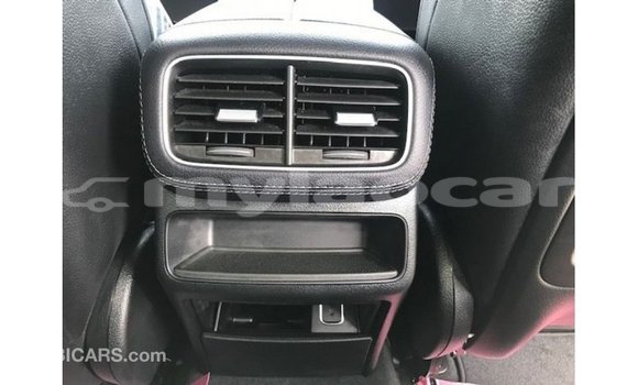 Buy Import Mercedes-Benz GLE White Car in Import - Dubai in Attapeu Province Buy Import Mercedes-Benz GLE White Car in Import - Dubai in Attapeu Province