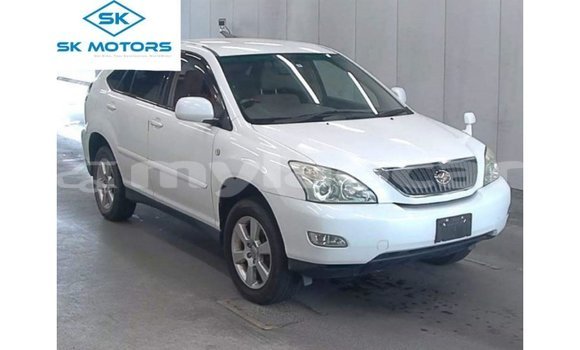 Buy Import Toyota Harrier White Car in Import - Dubai in Attapeu Province