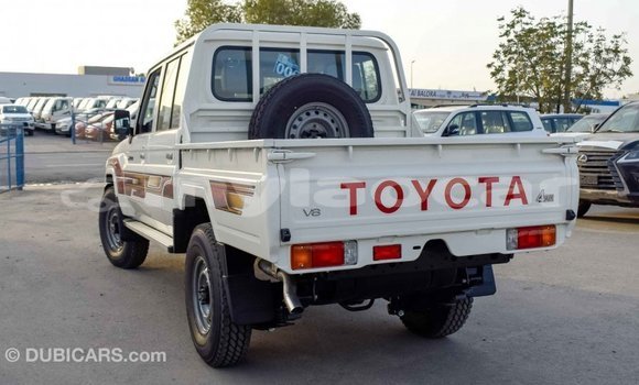 ຊື້ ການ ນຳ ເຂົ້າ Toyota Land Cruiser White ລົດ ໃນ Import - Dubai ໃນ Attapeu Province ຊື້ ການ ນຳ ເຂົ້າ Toyota Land Cruiser White ລົດ ໃນ Import - Dubai ໃນ Attapeu Province