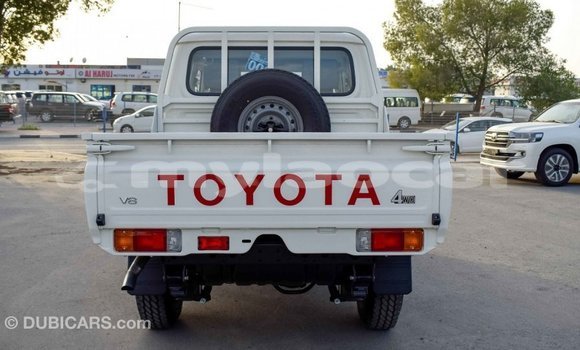 ຊື້ ການ ນຳ ເຂົ້າ Toyota Land Cruiser White ລົດ ໃນ Import - Dubai ໃນ Attapeu Province ຊື້ ການ ນຳ ເຂົ້າ Toyota Land Cruiser White ລົດ ໃນ Import - Dubai ໃນ Attapeu Province