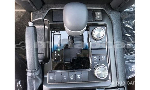 Acheter Import Voiture Toyota Land Cruiser Noir à Import - Dubai, Attapeu Province Acheter Import Voiture Toyota Land Cruiser Noir à Import - Dubai, Attapeu Province