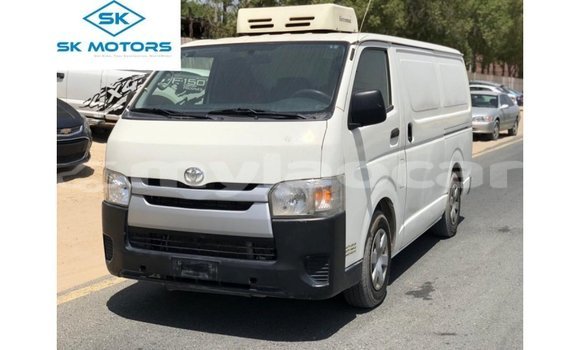 Buy Import Toyota Hiace White Car in Import - Dubai in Attapeu Province
