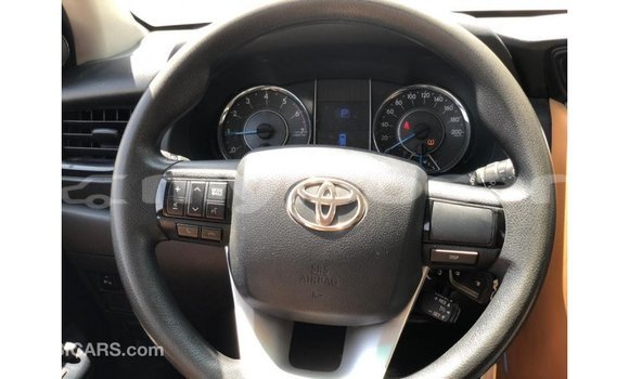 Buy Import Toyota Fortuner White Car in Import - Dubai in Attapeu Province Buy Import Toyota Fortuner White Car in Import - Dubai in Attapeu Province