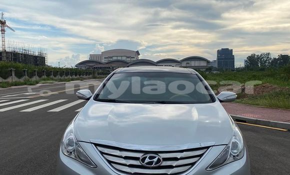 Buy Used Hyundai Sonata White Car in Vientiane in Vientiane Province Buy Used Hyundai Sonata White Car in Vientiane in Vientiane Province