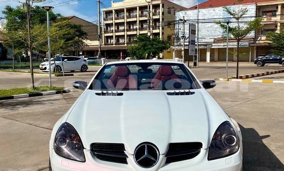 Buy Used Mercedes-Benz SLKโClass White Car in Vientiane in Vientiane Province Buy Used Mercedes-Benz SLKโClass White Car in Vientiane in Vientiane Province