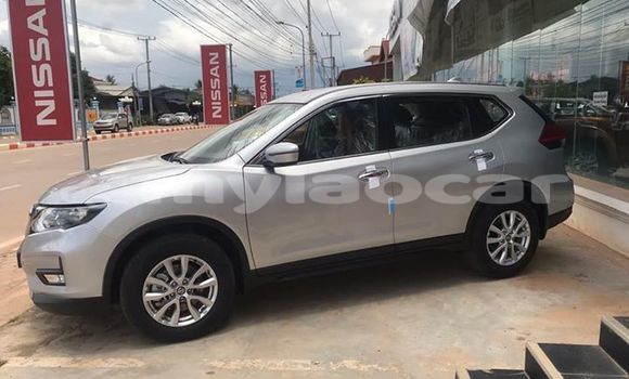 Buy Used Nissan X–Trail Silver Car in Vientiane in Vientiane Province