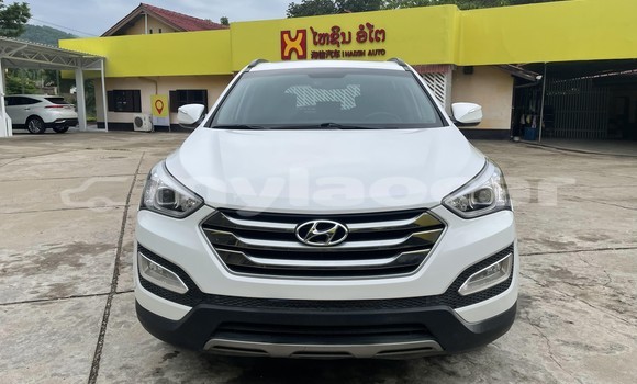 Buy Used Hyundai Santa Fe White Car in Luang Prabang in Louangphabang Province Buy Used Hyundai Santa Fe White Car in Luang Prabang in Louangphabang Province
