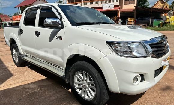 ຊື້ ໃຊ້ແລ້ວ Toyota Hilux White ລົດ ໃນ Vientiane ໃນ Vientiane Province ຊື້ ໃຊ້ແລ້ວ Toyota Hilux White ລົດ ໃນ Vientiane ໃນ Vientiane Province