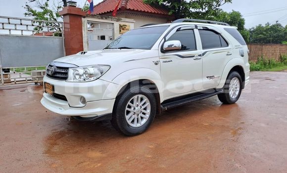 ຊື້ ໃຊ້ແລ້ວ Toyota Hilux White ລົດ ໃນ Vientiane ໃນ Vientiane Province ຊື້ ໃຊ້ແລ້ວ Toyota Hilux White ລົດ ໃນ Vientiane ໃນ Vientiane Province