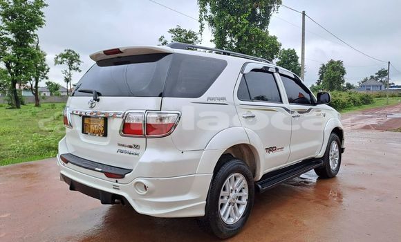 ຊື້ ໃຊ້ແລ້ວ Toyota Hilux White ລົດ ໃນ Vientiane ໃນ Vientiane Province ຊື້ ໃຊ້ແລ້ວ Toyota Hilux White ລົດ ໃນ Vientiane ໃນ Vientiane Province
